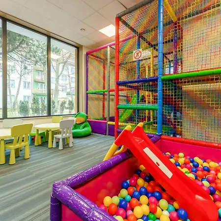 Feniks Seaside With Pool & Near * كولوبرزيغ